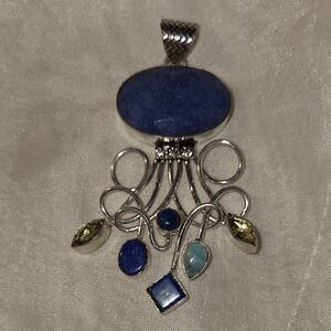 Elegant Silver and Blue Pendant Necklace